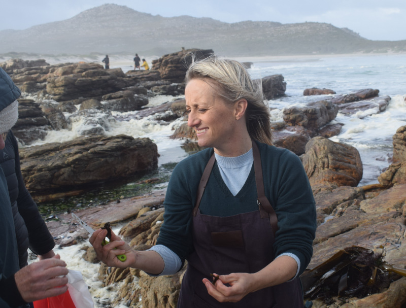 Lindy showing us what kelp we can eat