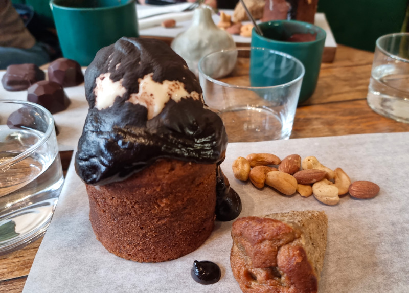 honest chocolate cafe
