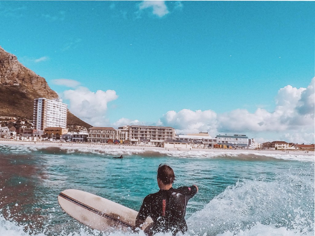 longboard-surfing-muizenberg-beach