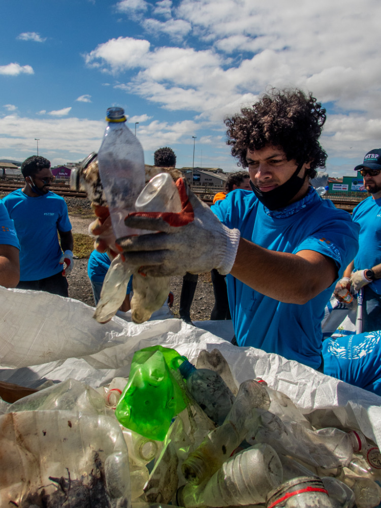 beach cleanup